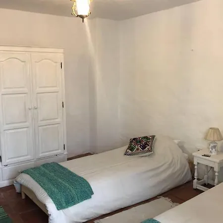 בית נופש The Castle House - Unique Places *